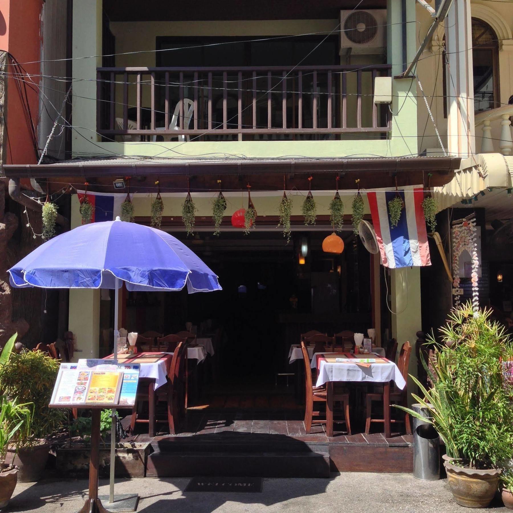 Tropicoza Hostel Patong Exterior photo